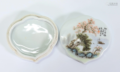 Chinese Porcelain Famille Rose Ruyi Box