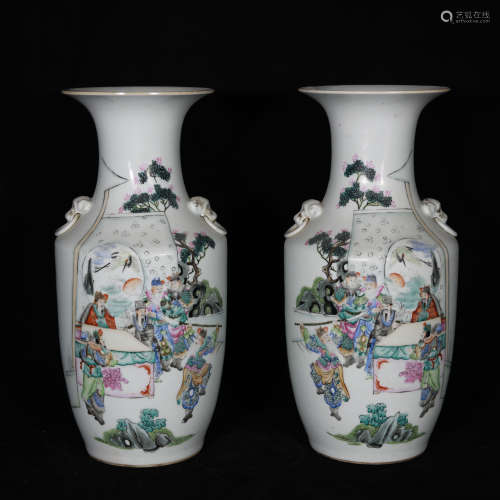 A pair of late Qing style famille rose porcelain vases