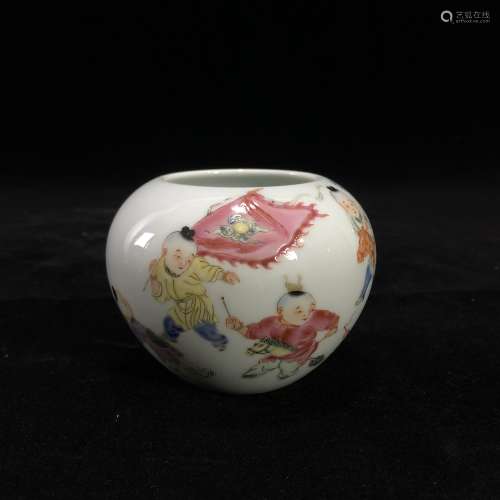Qing style famille rose porcelain water pan