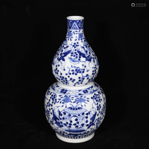 Qing blue and white porcelain gourd bottle
