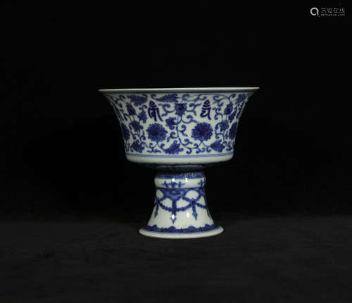 Qing qianlong style blue and white high foot cup