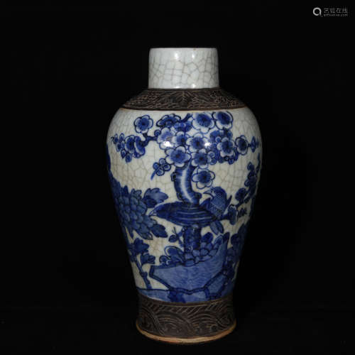 Qing blue and white porcelain vase