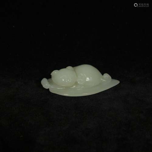 White jade carving decorative