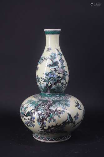 Qing qianlong style famille rose porcelain gourd vase