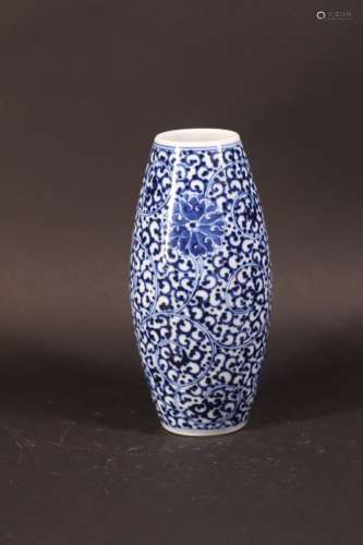 Qing style blue and white porcelain bottle