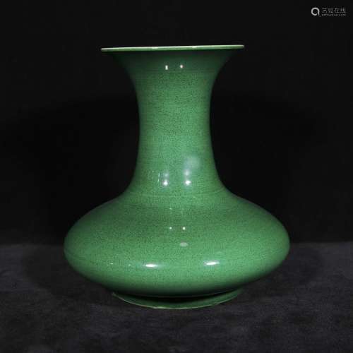 Qing yongzheng style porcelain vase