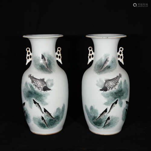 a pair of late Qing style porcelain vases