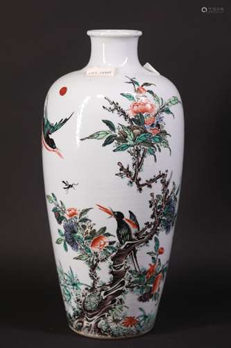 Qing kangxi style wu cai porcelain bottle