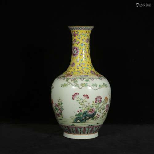 Qing qianlong style famille rose porcelain vase