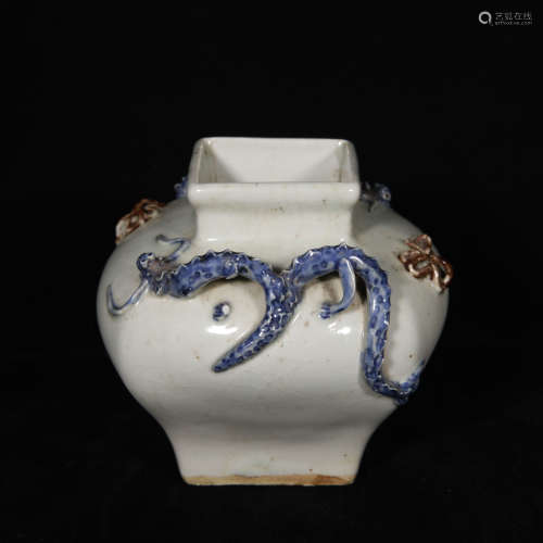 Ming style dragon pattern porcelain square vase