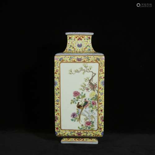 Qing qianlong style yellow ground famille rose porcelain squ...