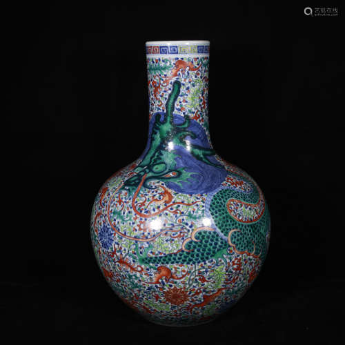 Qing style dou cai dragon pattern porcelain vase