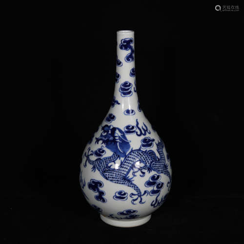 Qing blue and white porcelain vase