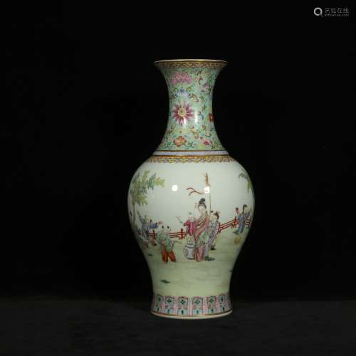 Qing qianlong style famille rose porcelain bottle