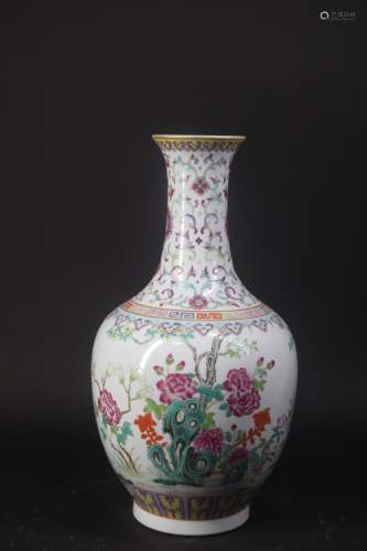 Qing qianlong style famille rose porcelain vase