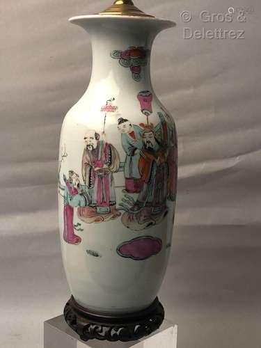 Chine, fin XIXe siècle Vase en porcelaine et émaux de la fam...