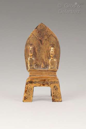 Chine, XIXème siècle Petit groupe en bronze doré représentan...
