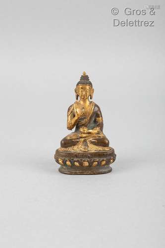 Chine, Xxe siècle Statuette en bronze doré, représentant Bou...