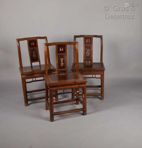Chine Suite de six chaises en bois verni, le dossier agrémen...