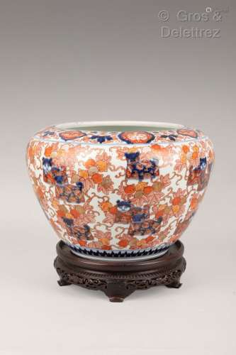 Japon, fin XIXe siècle Pot en porcelaine, à décor Imari de f...
