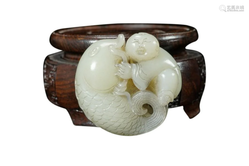 HETIAN JADE 'FISH' CARVING