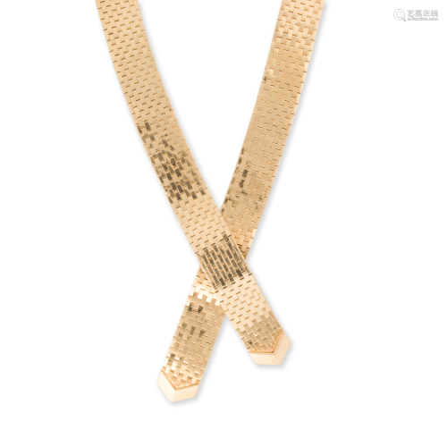 A Retro fourteen karat gold necklace