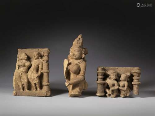 Arte Indiana Three loving couples (mithuna) stone fragments ...