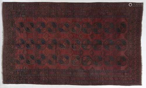 Arte Islamica A very large wool Ersari carpet Afghanistan, e...
