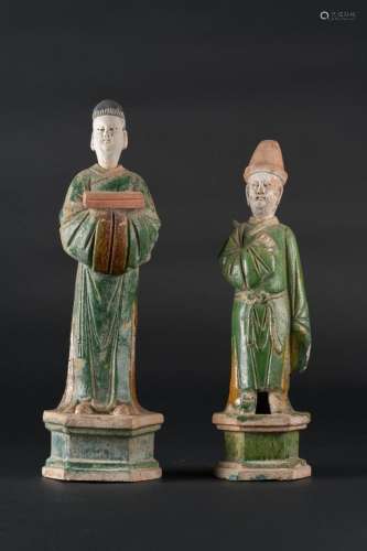 Arte Cinese Two glazed earthenware Minqi burial figures Chin...