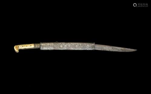 Arte Islamica An Ottoman Yataghan with bone handle and gilde...