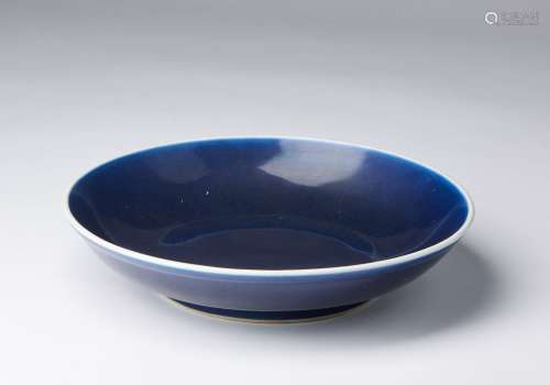 Arte Cinese A monochrome blue glazed porcelain dish China, Q...