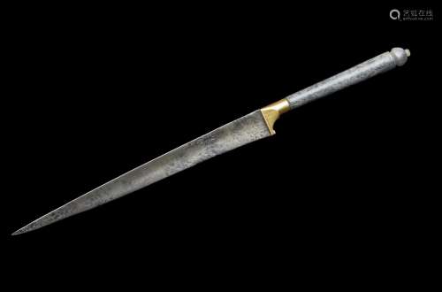 Arte Islamica A kard dagger with grey jade handle Persia, 19...
