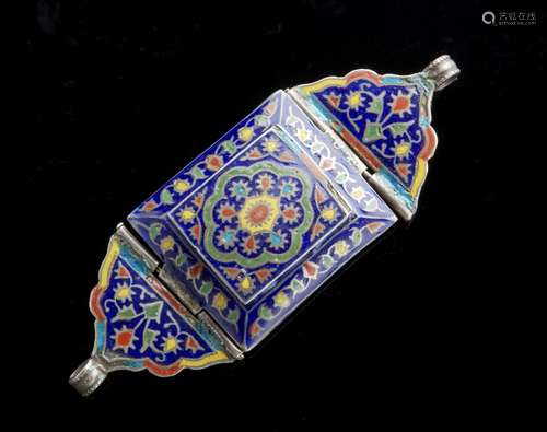 Arte Islamica A metal enamelled bazu band decorated with flo...