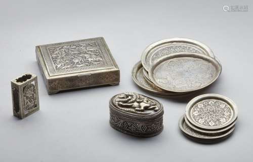 Arte Islamica A collection of 13 Persian silver and silver c...