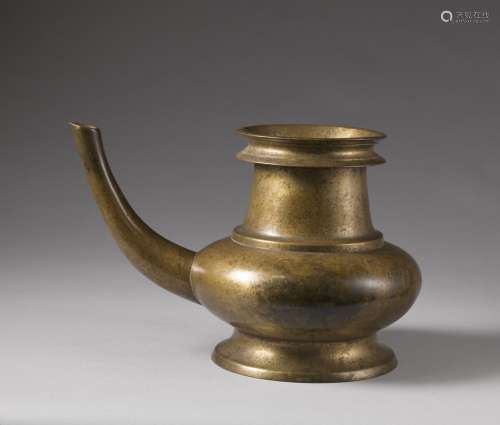 Arte Indiana A bell metal ritual vessel (kindi) Southern Ind...