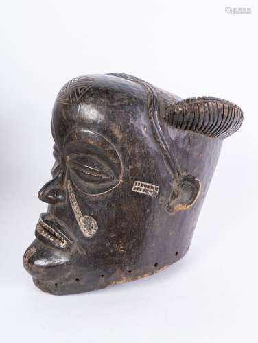 Arte africana Helmet mask, Chokwe R.D. Congo .
