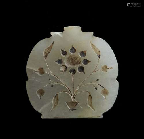 Arte Indiana A Mughal white jade pendant India, 19th century...