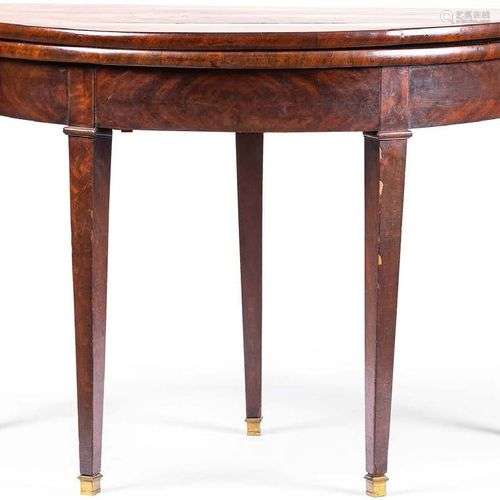 Table console en acajou et placage d'acajou, le plateau arti...