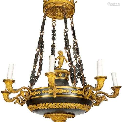 Lustre à huit lumières en forme de lampe antique en bronze e...