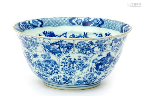 A large Kangxi blue and white bowl