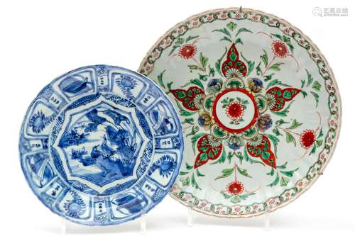 A Kangxi famille verte plate and a smaller kraak porcelain p...