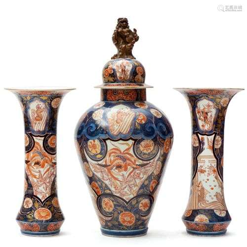 A Samson Japanese imari set of vases