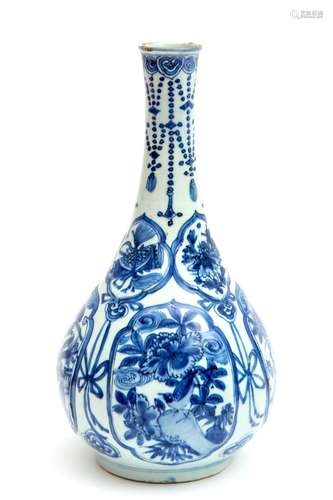 A blue and white kraak porcelain bottle vase