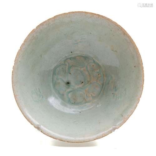 A Qingbai bowl with incised decoration