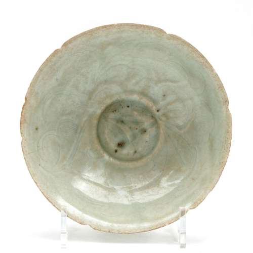 A Qingbai bowl with comb and incised decoration