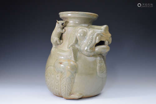A Yaozhou Kiln Beast Shape Porcelain Vase