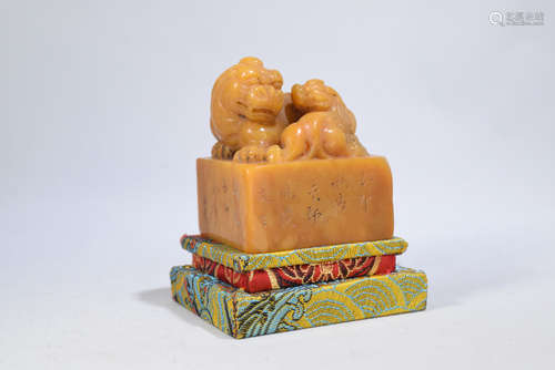 A Carved Yellow Double Beast Shoushan Tianhuang Stone Seal