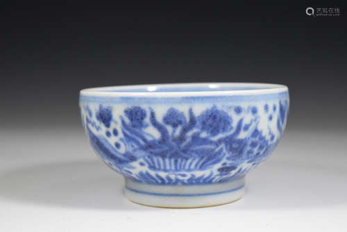 A Blue and White Fish with Grass Porcelain Cup