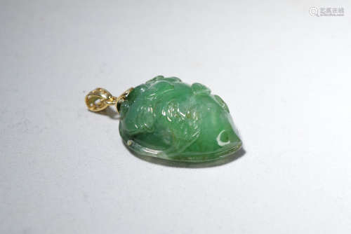 A Green Jadeite Peach Pendant with Gold Buckle