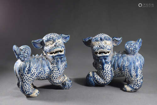 A Pair of Blue and White Porcelain Lions